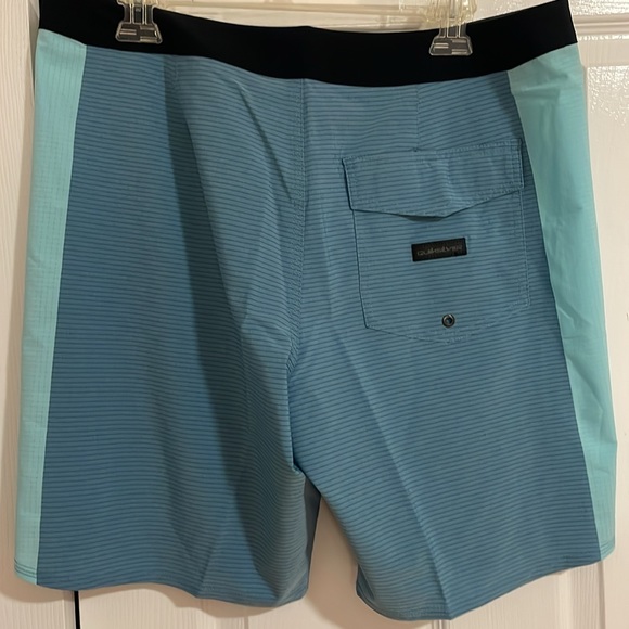 NWT Quicksilver Highlite Arch 19 Boardshorts - Picture 8 of 11